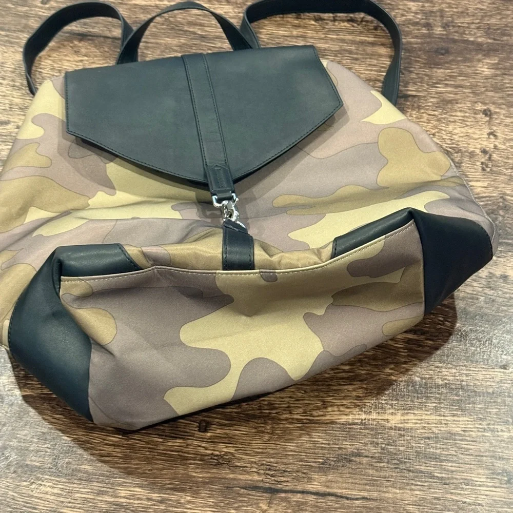 Stella & Dot Camouflage Print and Floral Interior Bag with Red and Green Accents